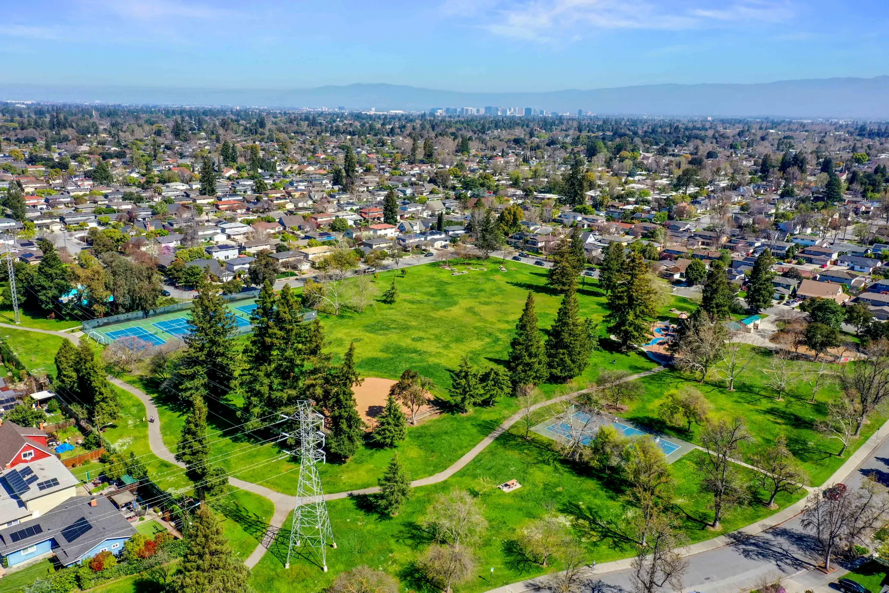 Smart Selling in a Shifting Market: How to Maximize Your Home’s Value